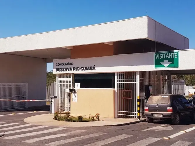 CASA REFORMADA, 4 QUARTOS 1 SUÍTE, LAVABO, ARMÁRIOS E AR, COND. RESERVA RIO CUIABA, IMPERI