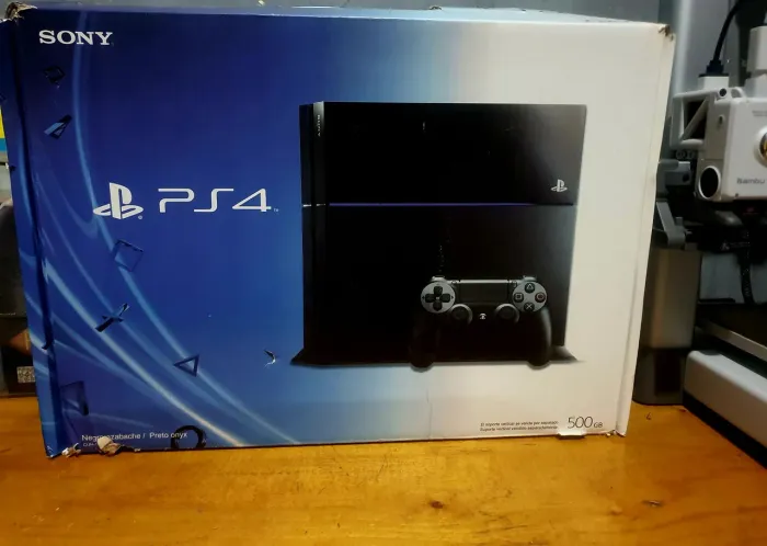 PS4 Fat 500GB em excelente estado de conservação