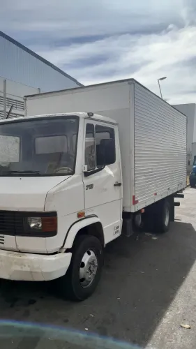 Vendo caminhão mercedez!