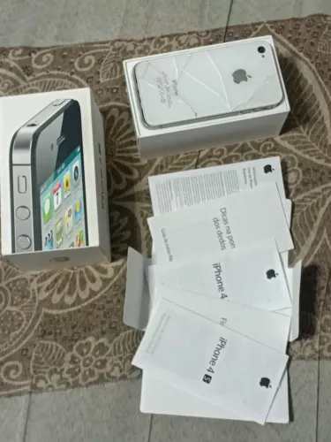Vendo iPhone 4s para retirada de peças com cx e manuais 
