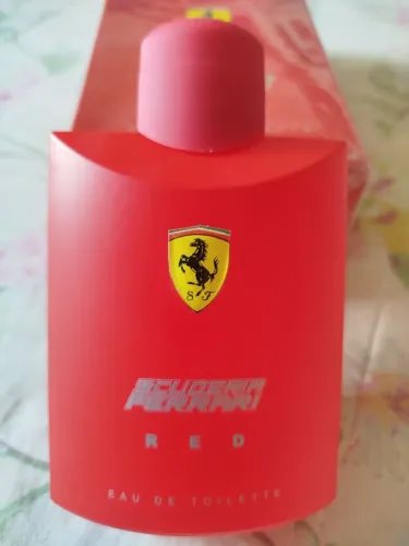 perfume Ferrari original vermelho que você procura é o Scuderia 200ML