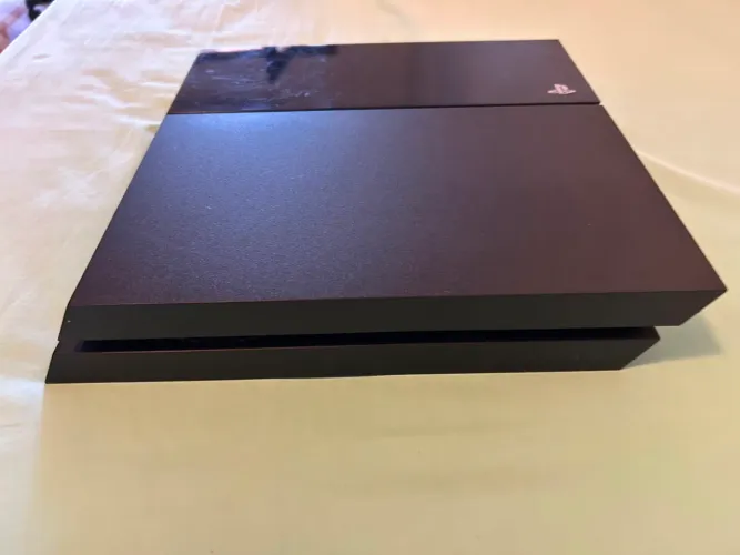 PlayStation 4, PS4, preto