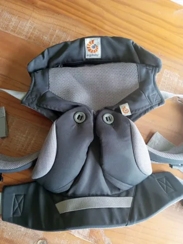 Canguru Ergobaby 4 posições - frete grátis- 10x cartão 