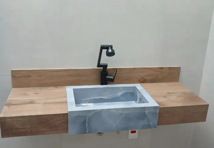 Reformas e pias escupidas em porcelanato