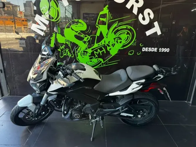 Bajaj Dominar D400 2025