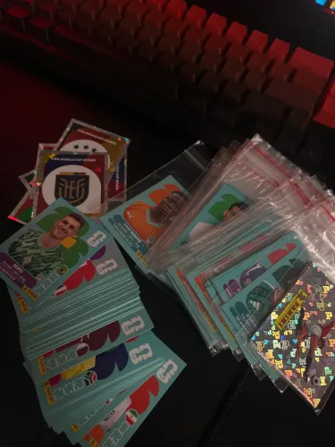 Vendo ou troco figurinhas copa 