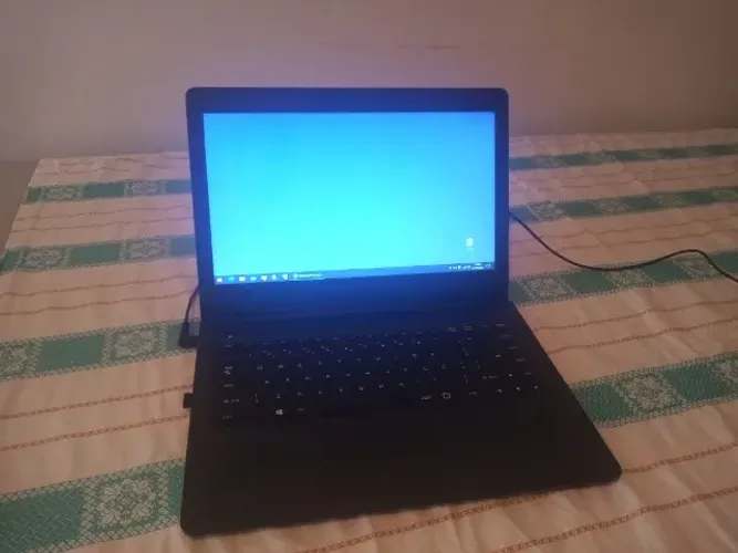 Notebook Positivo (uso simples ou retirada de peças)