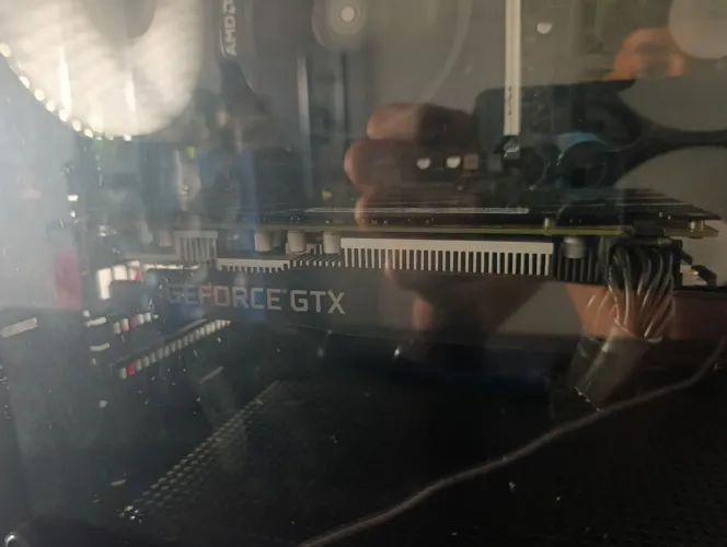 TROCO GTX 1660TI EM UMA 760O DOU VOLTA ELA SO TEM 5 MESES DE USO NUNCA FOI ABERTA