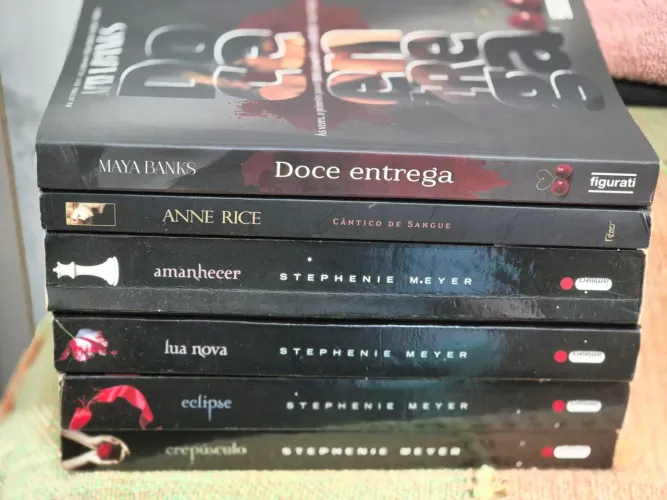 Livros serie e crepúsculo e outros