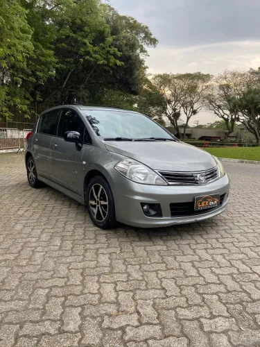Nissan Tiida SL 1.8/1.8 Flex 16V Aut. 2012