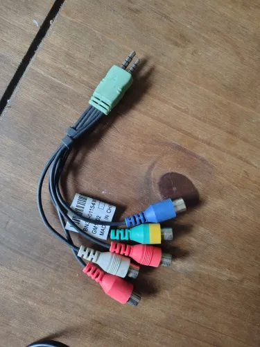 Cabo Adaptador de Vídeo Componente e Áudio para TVs Samsung. 