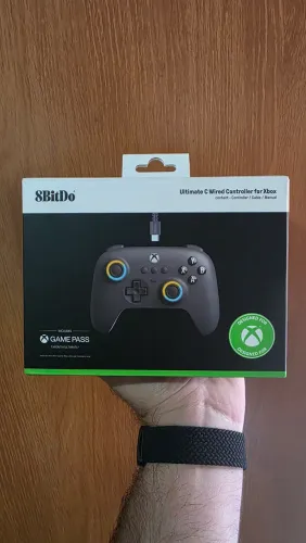 Controle Xbox 8BitDo licenciado - com fio
