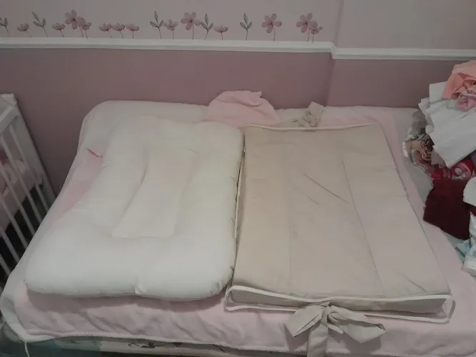 Trocador com proteção e ninho redutor para bebê cor neutra