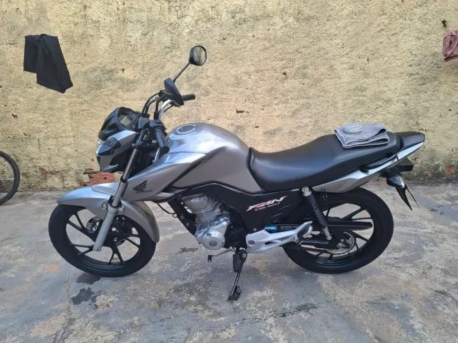 Vendo fan 160 toda original.