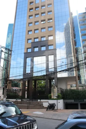 Ótima Sala de 70m2 próximo a Faria Lima em Pinheiros.