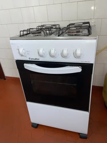 Fogão de Quatro Bocas (acompanha registro e mangueira)