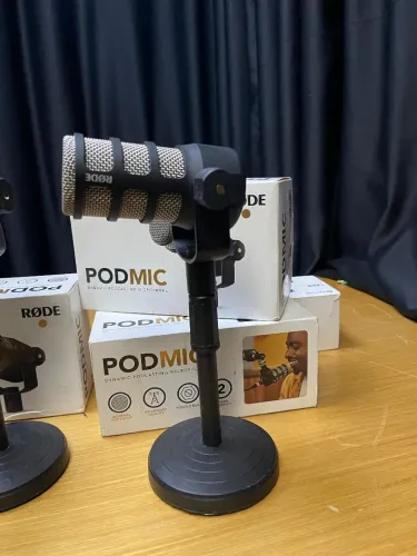 3 Microfone Podmic - Rode 797,00 (Cada um )