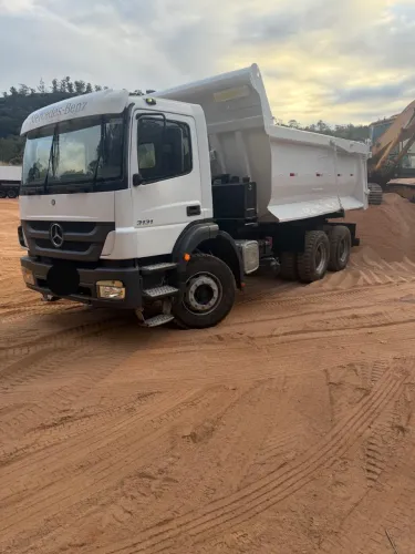 Caminhão Mercedes-Benz 3131 6x4 Caçamba Meia-Cana
