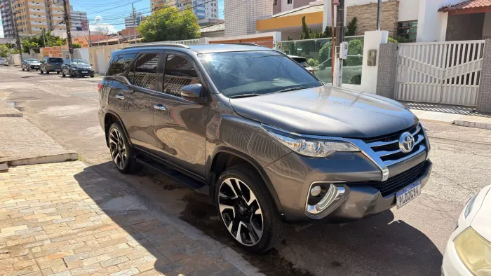 Toyota Hilux SW4 SRV 4X2 2.7 Flex 16V Aut. 2019