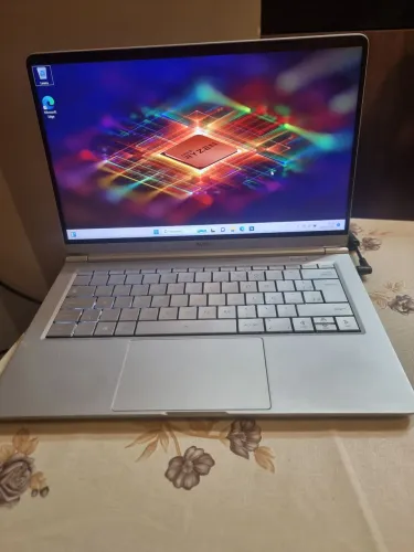 NOTEBOOK AVELL A40 LIV RYZEN 5 3500U SSD DE 256G 
