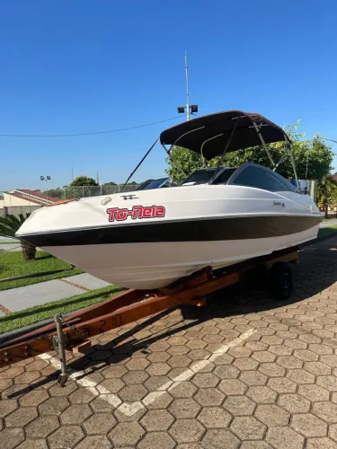 Lancha Focker 210
