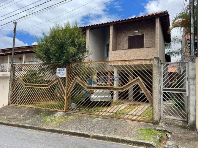 SOBRADO para LOCAÇÂO com PISCINA e EDICULA COM ÁREA GOURMET no Bairro RESIDENCIAL DAS ILHA
