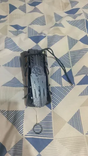 Hidden Blade de Brinquedo com Braçadeira ( inspirada do jogo Assassin's Creed)