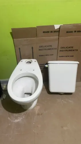 Vaso sanitário com caixa