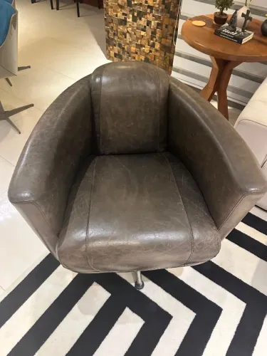 Poltrona giratória de luxo- couro legítimo envelhecido