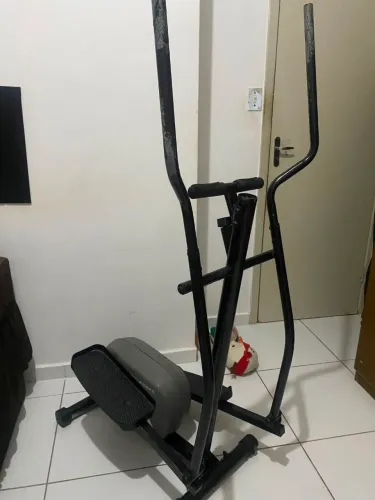 Aparelho de malhar eleptico