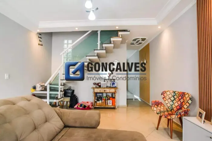 Sobrado mobiliado para aluguel em Santo André (Vila Metalúrgica) | 3 suítes | 4 vagas
