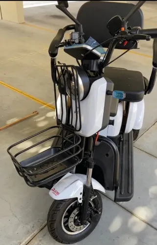 Triciclo elétrico