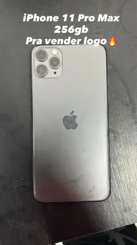 Vendo iPhone 11 Pro Max 256 giga, mais informações chama *
