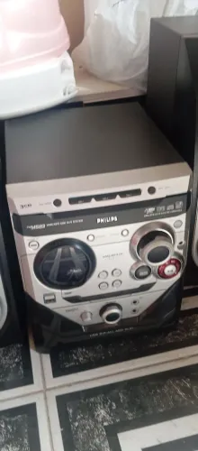 Vendo som Philips 3 caixas originais, funciona normalmente
