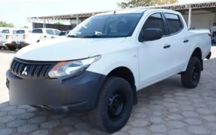 Mitsubishi L200 Triton Sport GLX 2.4 CD Diesel Mec. 2019