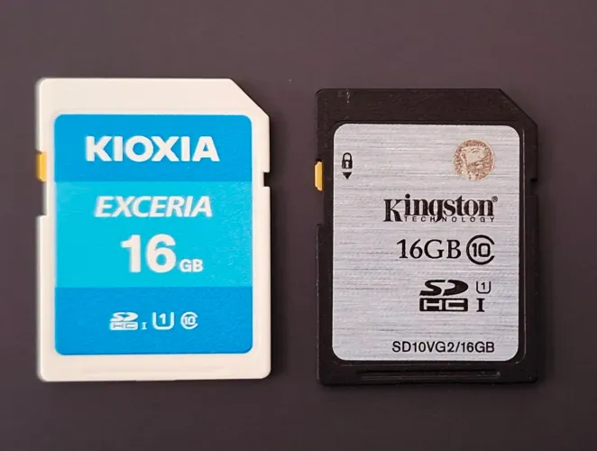 2 Cartões de memória de 16GB