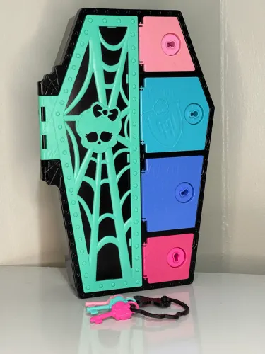 Caixa de monster high 