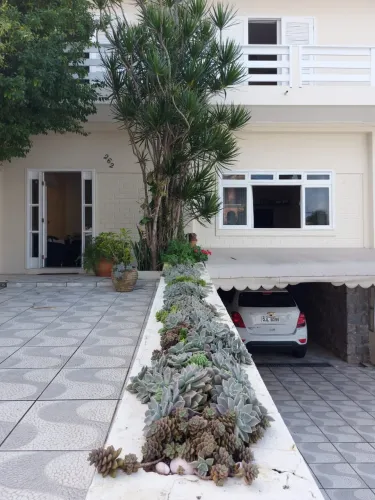 Casa de 4 dormitórios para locação em Coqueiros
