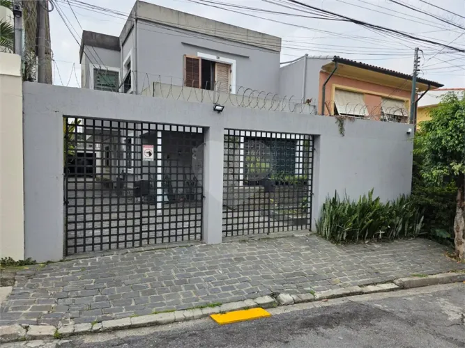 Sobrado com 4 quartos à venda em Aclimação - SP