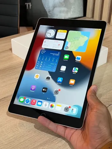 iPad 9 64GB Silver - Loja física! Com 90 dias de garantia! Na caixa! Até 18x no cartão