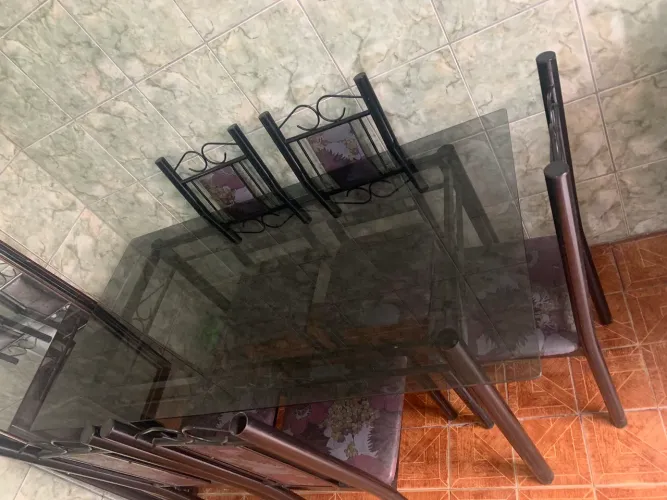 Vendo Mesa 6 cadeiras