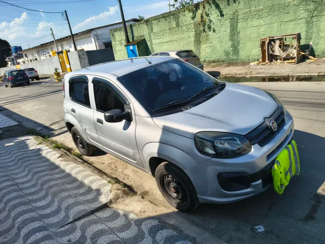 Fiat Uno Attractive 1.0 EVO Fire Flex 8V 5P 2021