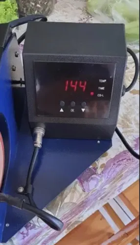 máquina de estampar canecas Mundi 110v 