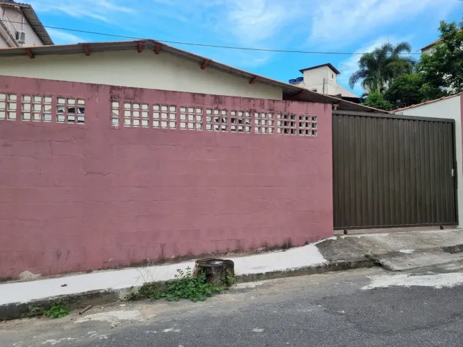 Vendo linda Casa em jardim limoeiro