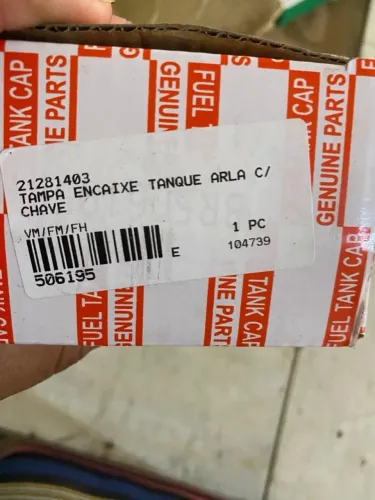 Tampa de encaixe tanque arla com chave
