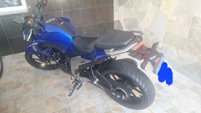 Moto semi- nova baixa quilometragem
