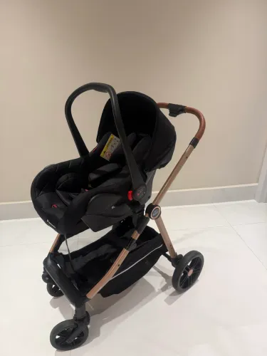 Carrinho bebê / Bebê conforto completo 