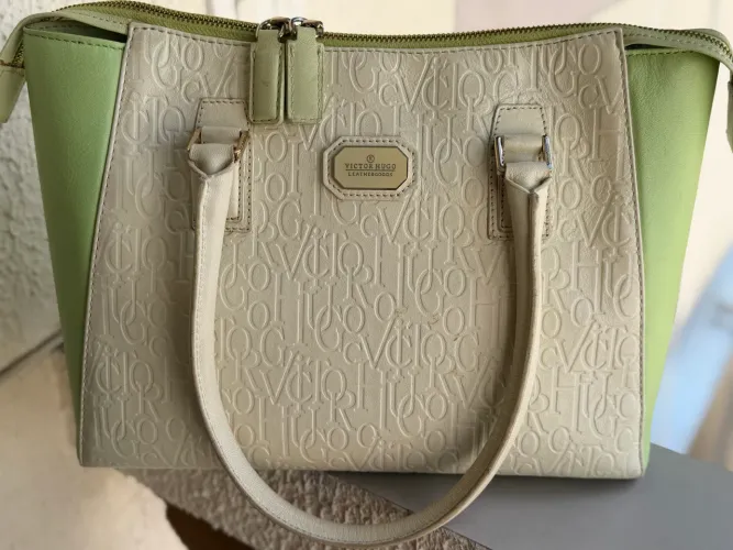 Bolsa Hugo de mão 