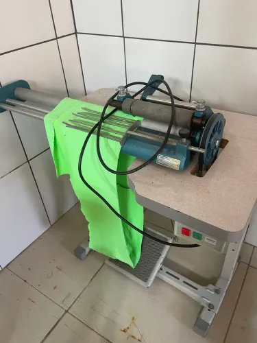 Máquina de cortar viés, nova , nunca usada .