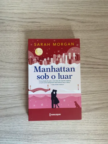 LIVRO MANHATTAN SOB O LUAR